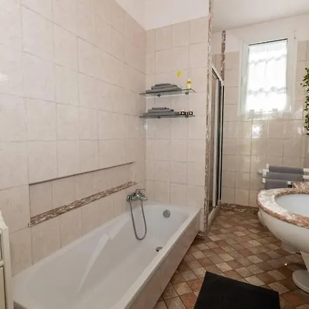 A 200 M Dal Mare Villetta Con Spazioso Giardino Casa de Férias Riccione