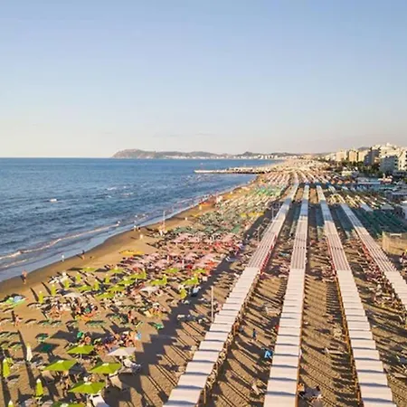 A 200 M Dal Mare Villetta Con Spazioso Giardino Casa de Férias *